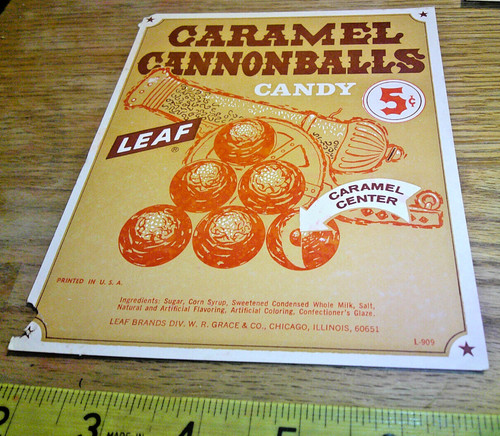 original Vintage vending display 5c Leaf Caramel cannonballs candy card