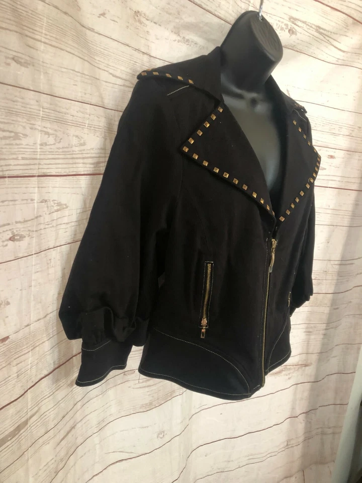Chaqueta para mujer Hot in Hollywood negra con tachuelas y cuello talla S pequeña Foto 3 de 4