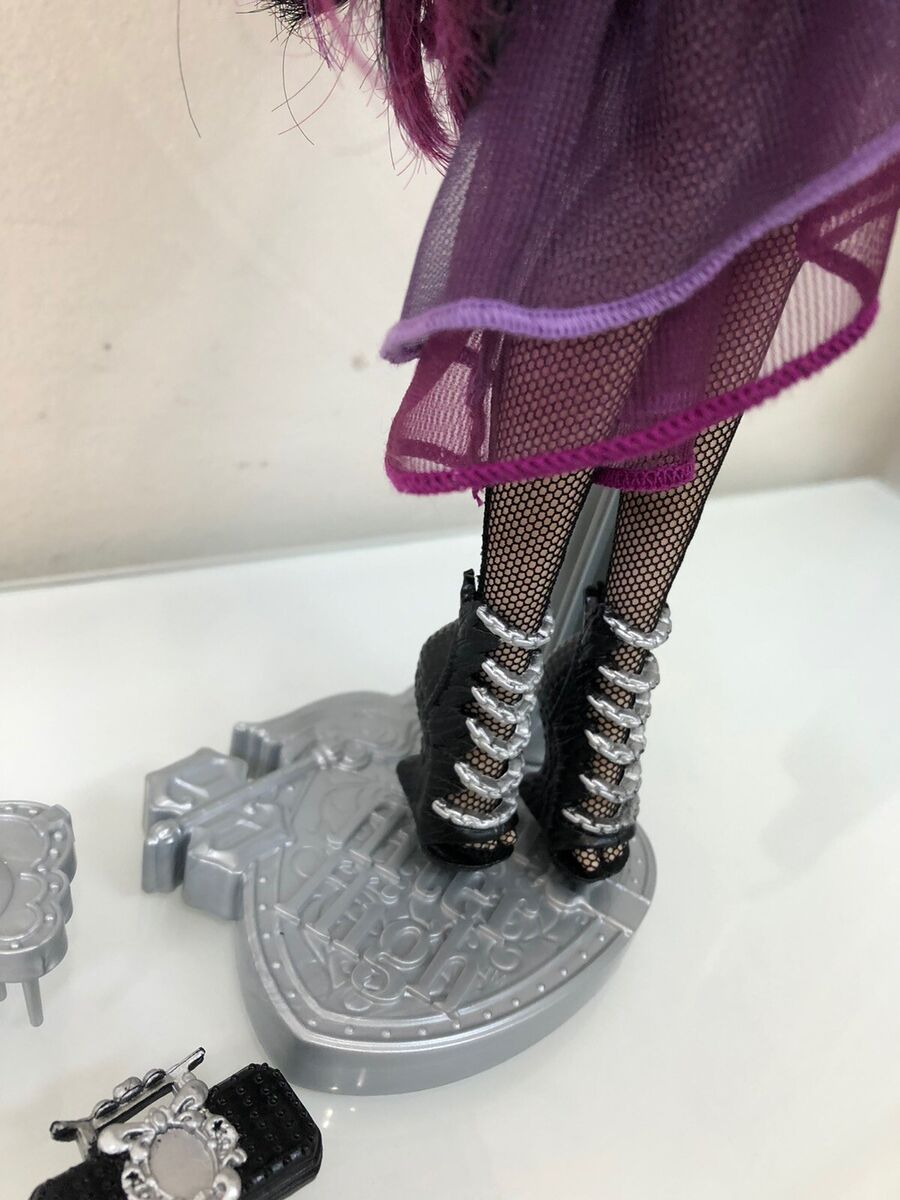 Ever After High First Chapter Raven Queen Doll With Bag And Doll Stand HTF