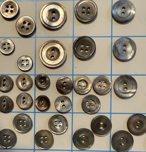 48 Antique Gray White Smoky Iridescent SHELL Mother of Pearl Sewing Buttons - Picture 10 of 23