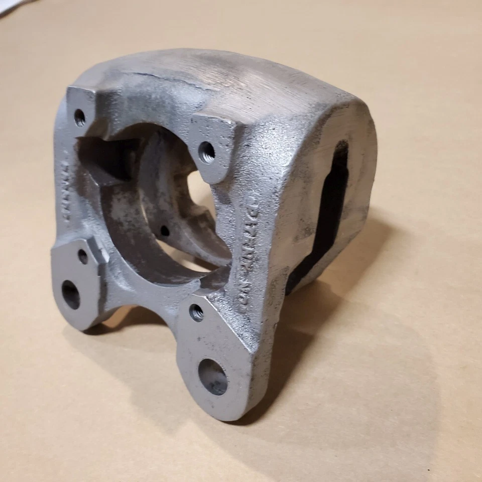 捷豹 Early XK150 原装前制动卡钳铸造支架 原始设备制造商 688382 — 第 3/4 张图片