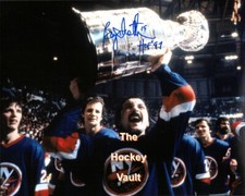 New York ISLANDERS Bryan TROTTIER #19 Signed 8X10 6 CUPS 500 Goals Holo & COA !!