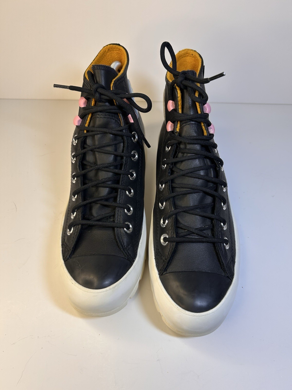 Converse Women's Chuck Taylor Lugged Hi Black leather & Gore-Tex Boots Size 9.5 thumbnail 2