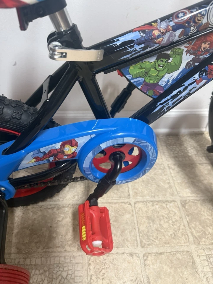 Marvel Adventures, 12 Inch Boys Bicycle Huffy ￼ - Image 3 of 4