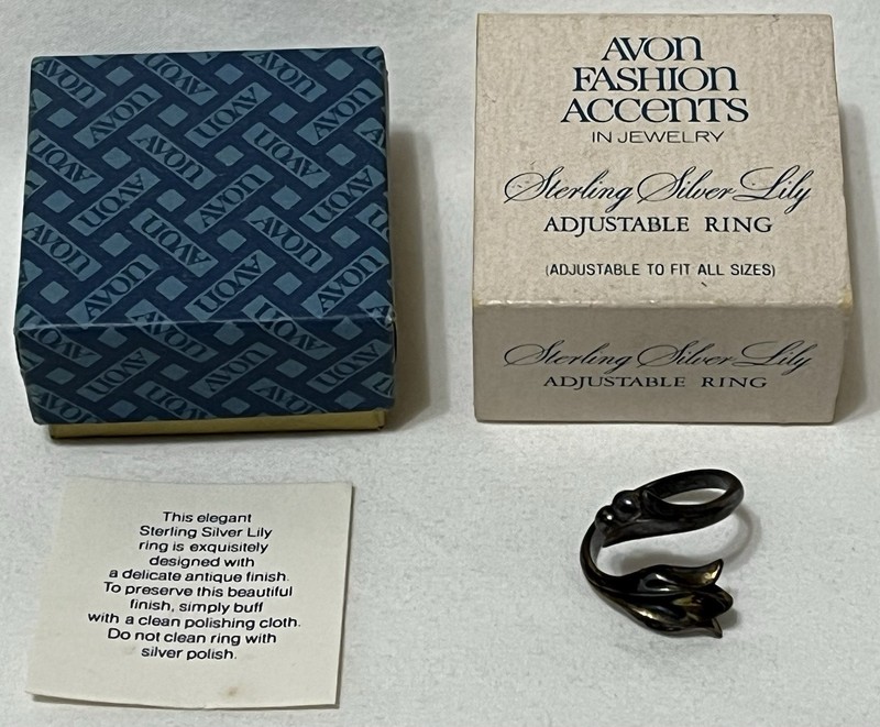 Vintage Avon Adjustable Sterling Silver Lily Flower Ring w/ Box and Paperwork