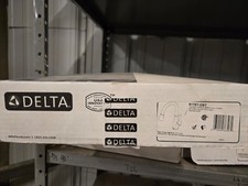 Delta 9178T-DST Leland Single-Handle Pull-Down Sprayer Kitchen Faucet Chrome