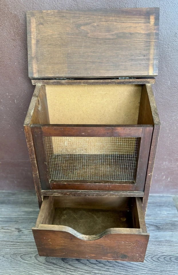 Gabinete de almacenamiento vintage de patatas cebollas cubo granja campo madera primitiva Foto 2 de 4