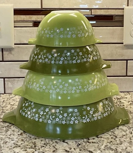 VINTAGE PYREX SPRING BLOSSOM CINDERELLA MIXING/NESTING BOWLS (1979-) COMPLETE