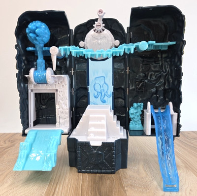 Treasure X Lost Lands Skull Island Frost Tower Fold Up Micro Playset Toy Moose
