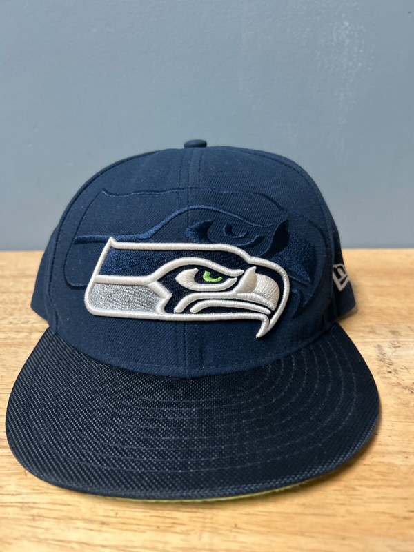 Seattle Seahawks Hat Cap New Era Size 7 1/4 Fitted Blue 59Fifty NFL Football