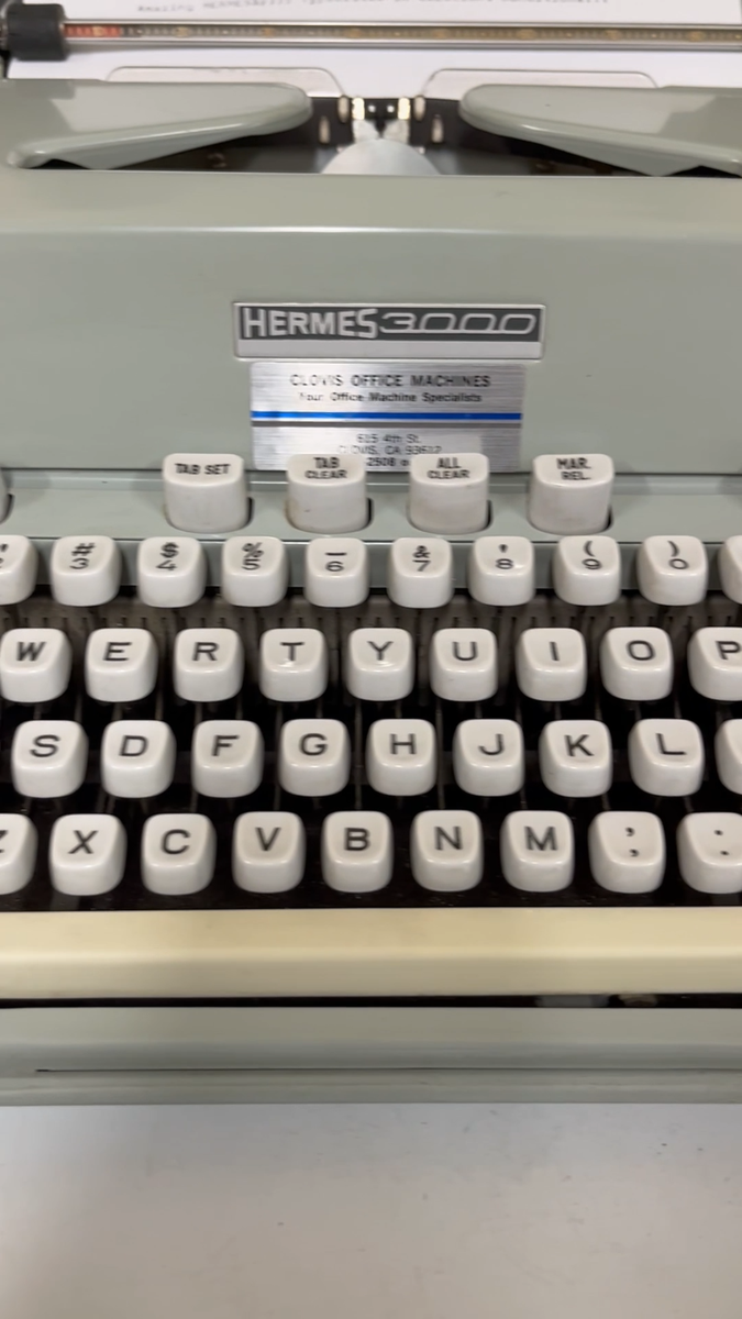 Vintage HERMES 3000 Portable Manual Typewriter TESTED&WORKING Soft