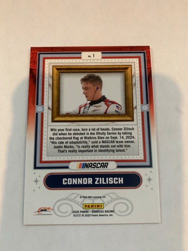 2025 Donruss Racing #1 Connor Zilisch Coming Attrazioni RC - Foto 2 di 2