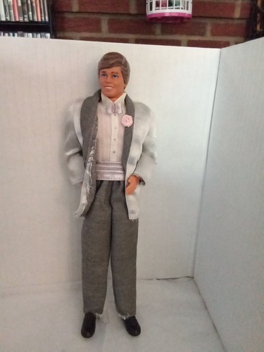 Vintage Barbie Ken bambola Mattel 1983 testa con corpo 1968 - riflessi marroni - Foto 1 di 4