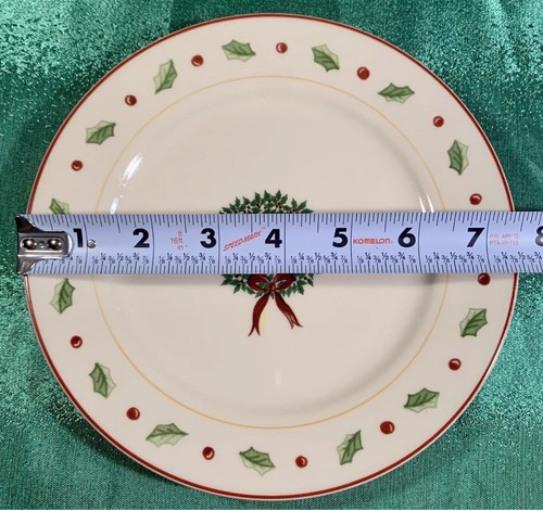 Set Of 4 Retired Vintage Merry Brite CHRISTMAS HOLLY WREATH 7.5” Salad Plates - Picture 5 of 7