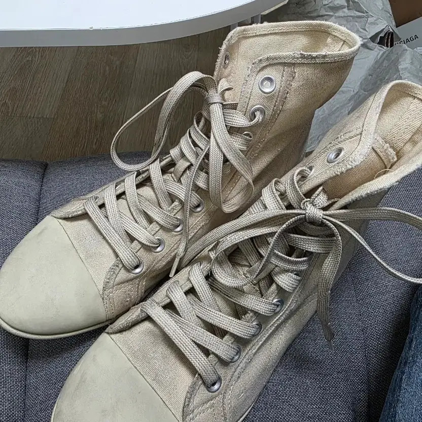 Balenciaga 24ss Flat Converse Sneakers - Pre-Owned thumbnail 3