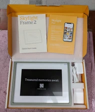 Skylight Digital Picture Frame 2 10" Classic Green 102-FRM *OPEN BOX* | C842*