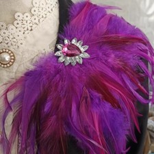 1x Retro Men Women Stage Feather Accessory Shoulder Badge Performance Brooch New