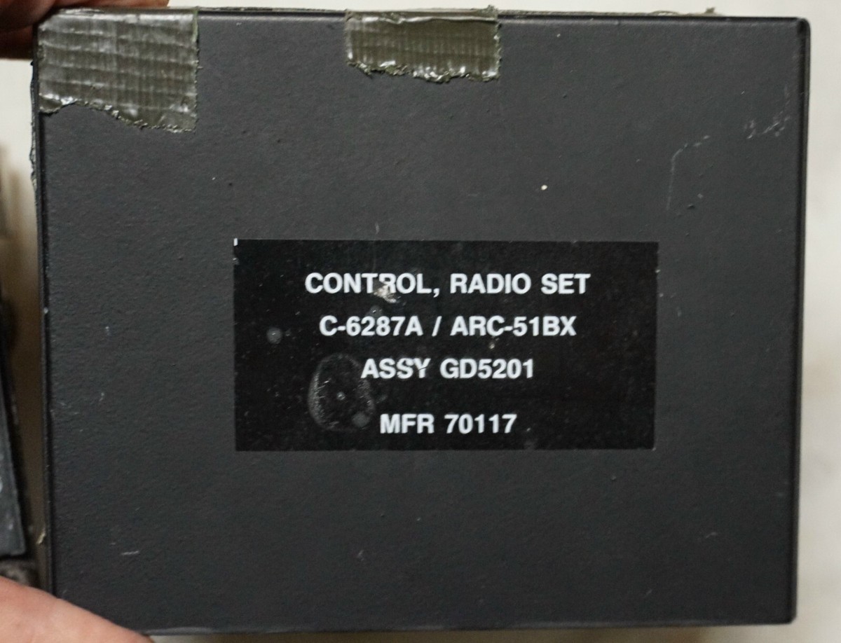 US military UHF Radio Control Box Type C-6287/ARC-51BX (Cab. far