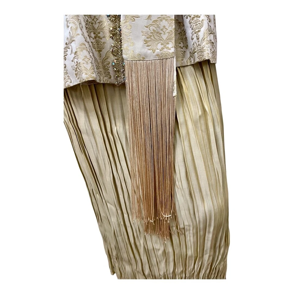 Traje falda beige para mujer Laura Henson, 12. Foto 3 de 4