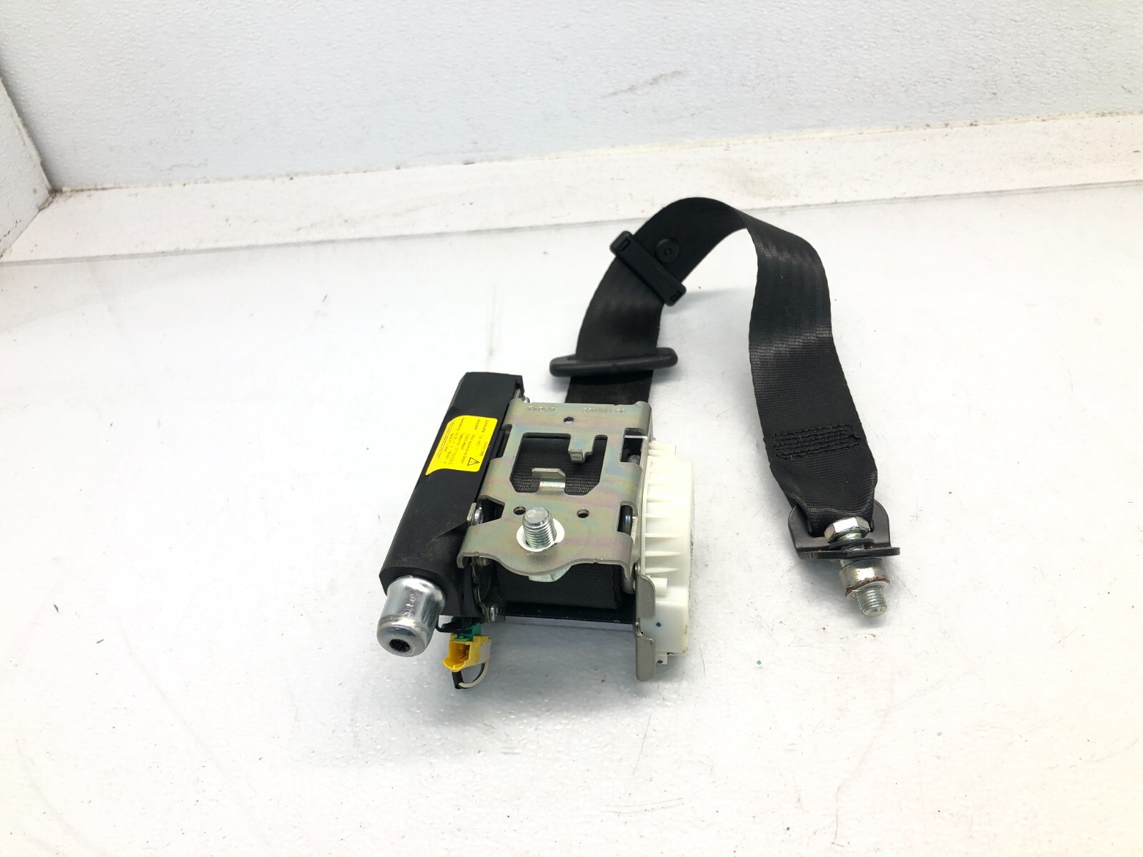 2008-2019 MASERATI GRANTURISMO S M145 LEFT DRIVER REAR SEATBELT RETRACTOR OEM