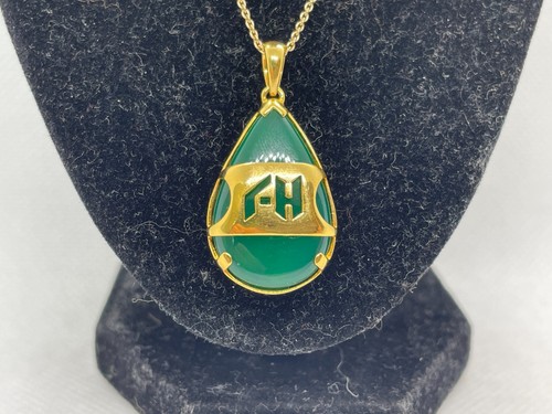 18 CARAT 18CT YELLOW GOLD NECKLACE & JADE PENDANT OPEN WORK 7.4G 16" PRE OWNED - Picture 2 of 8