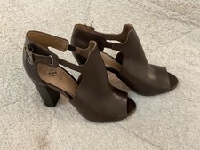 Vince Camuto Brown Peep Toe Buckle Leather Block Heel Size 8.5M