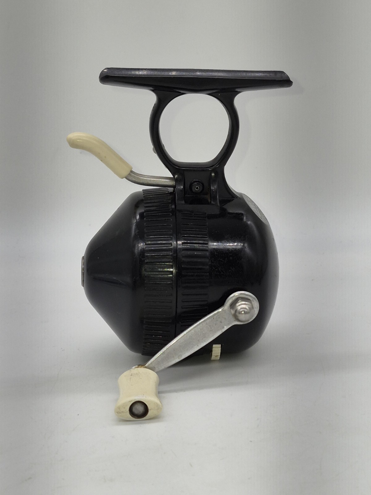 Vintage Zebco 444 Trigger Spin Fishing Reel Under Spin Made 