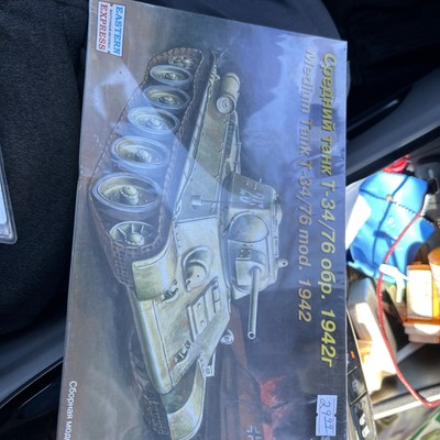 1/72 EASTERN EXPRESS MEDIUM TANK T-34/76 mod 1942 BOXED KIT No 72050