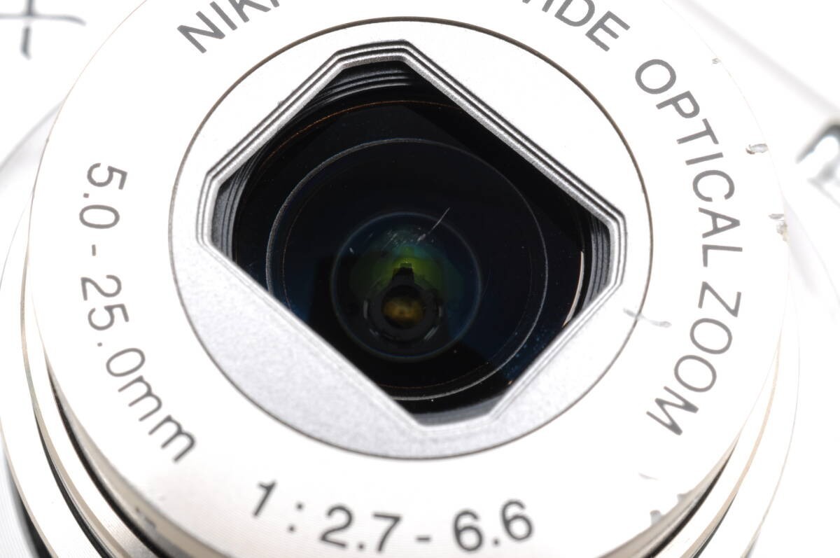 Nikon COOLPIX S570 Silver 12.0MP Compact Digital Camera From Japan