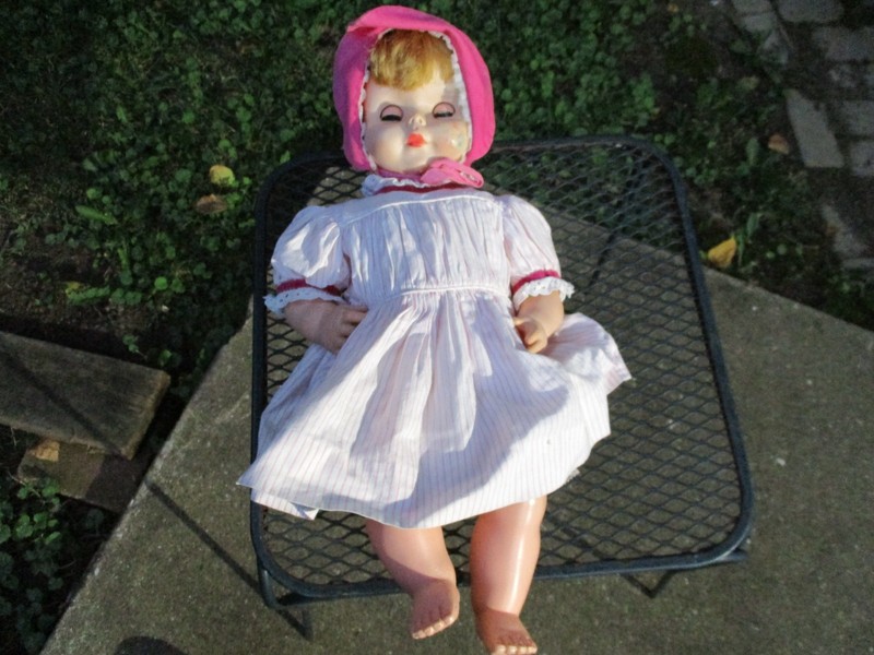 VTG 1963 Deluxe Reading Tickles Battery Operated Clothed Baby Doll Toy Untested