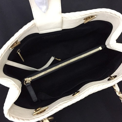 Bolso de Hombro Chanel V Stitch Logo CC Piel de Cordero Cadena Marfil/8BG0251 - Imagen 9 de 12