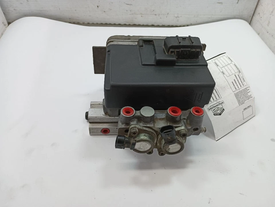 Anti-Lock Brake ABS Pump from 1996 Chevy Camaro w/o Traction Control 11878495 - Image 2 of 4