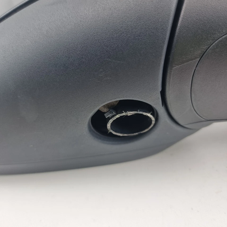 Volvo XC60 DZ Right Side Mirror 02/2009-09/2013 (Missing Bottom Cover) - image 2 of 4