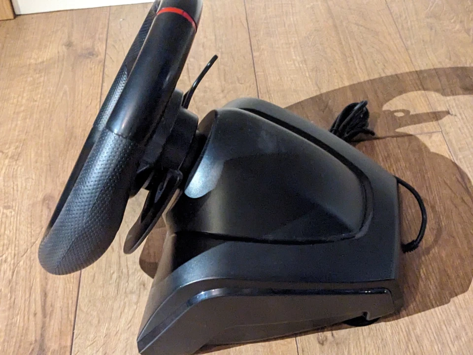 Subsonic Superdrive GS650-X Drive Pro steering wheel + pedals for Xbox PS4 PC - Image 4 of 4