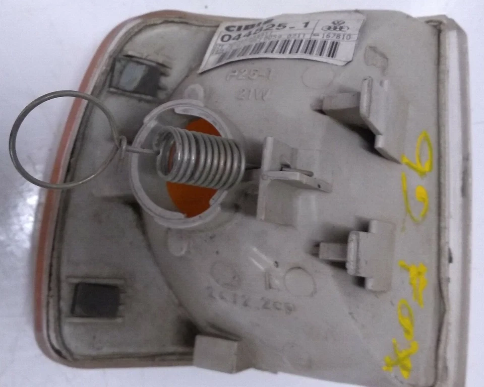 Lámpara de estacionamiento lateral izquierda Volkswagen Fox 1991, 92, 93, luz de señalización de giro Foto 4 de 4