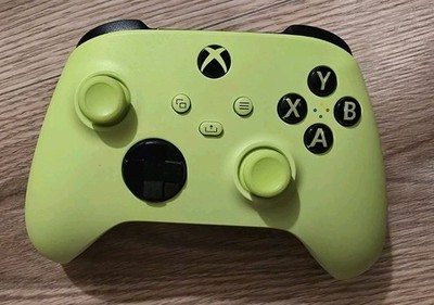 Microsoft Xbox One Series X/S Wireless Controller Model 1914 Electri (CSC048705)