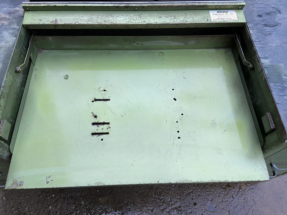 Vintage Mid Century Bruce Industrial Company Green Metal Steel Tanker Desk - Image 2 of 4