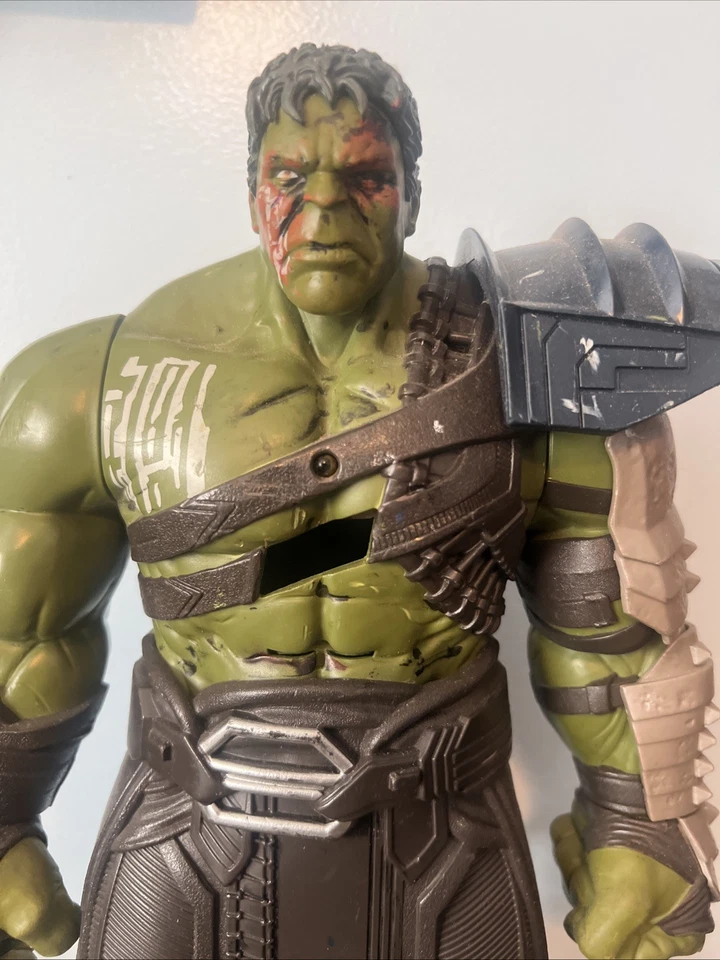 Figura de acción interactiva Gladiador Hulk de Thor Ragnarok Speech Sound FX de Marvel Foto 2 de 4