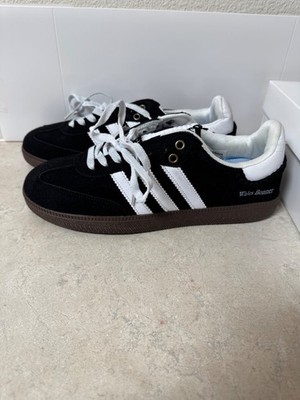 casual shoes for men, everyday wear.