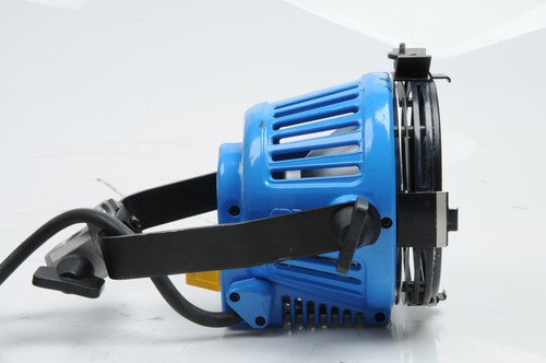 Arri 600 Watt Tungsten Fresnel Light #286 - Picture 4 of 6
