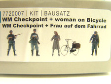 Deutsche Soldaten bei Kontrolle  - Artitec Figuren 1:72  unbemalt  - 7720007  #E