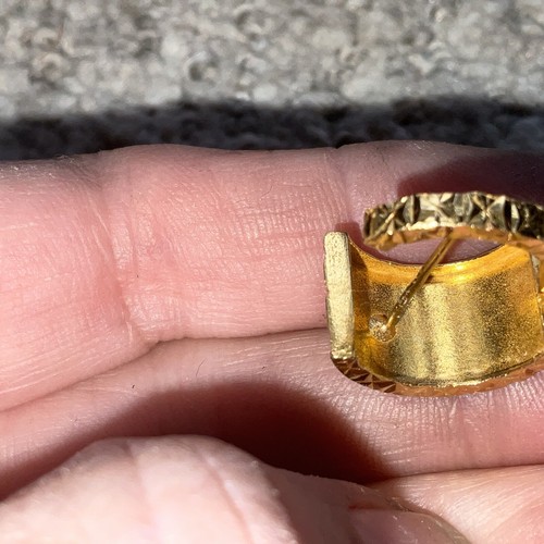 Nuevos Pendientes Huggie 22K Corte Láser Omega Espalda - Imagen 4 de 8