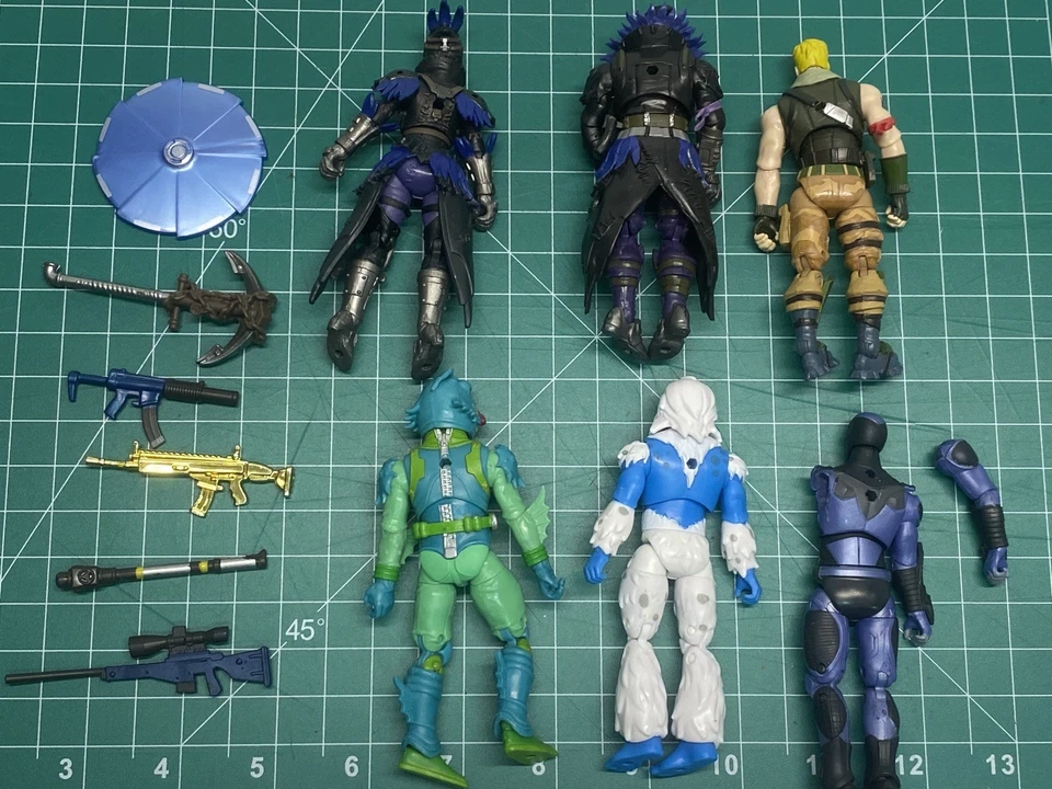 Fortnite Lote de 6 Figuras Sueltas de 4 Pulgadas con Accesorios Cuervo, Devasto, Trogo Foto 2 de 4