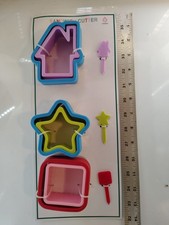 Sandwich Cutter Set of 9 Pieces with Home, Star  Square Shapes New 