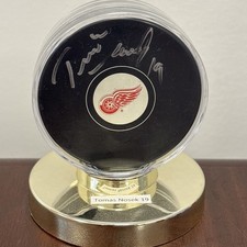 Tomas Nosek Autograph Signed Detroit Red Wings Auto Puck in Plastic Case