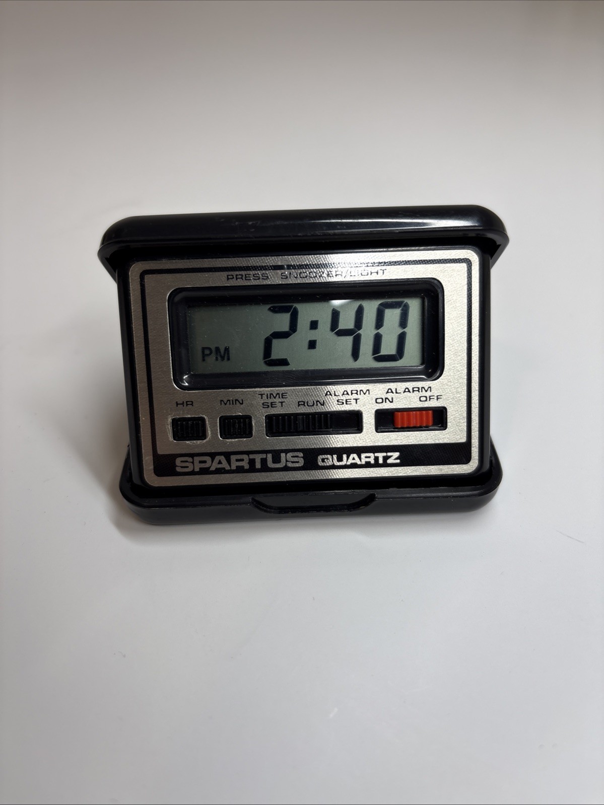 TESTED Works Vintage Spartus Quartz Travel Folding Alarm Clock Clam Shell photo TESTED Works Vintage Spartus Quartz Travel Folding Alarm Clock Clam Shell featured image