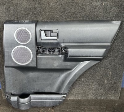 Discovery 3 Drivers Side Rear Door Card (Logic 7) 
