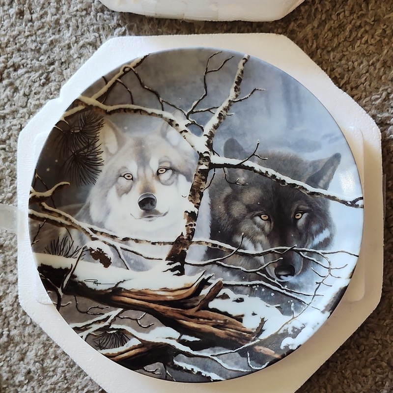 W.S. George "Eyes in the Mist" Wolf Porcelain Collector Plate Daniel Pierce