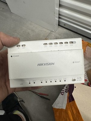 Hikvision DS-KAD706Y Video Gegensprechanlage 2-Draht Video/Audio Verteiler Extender