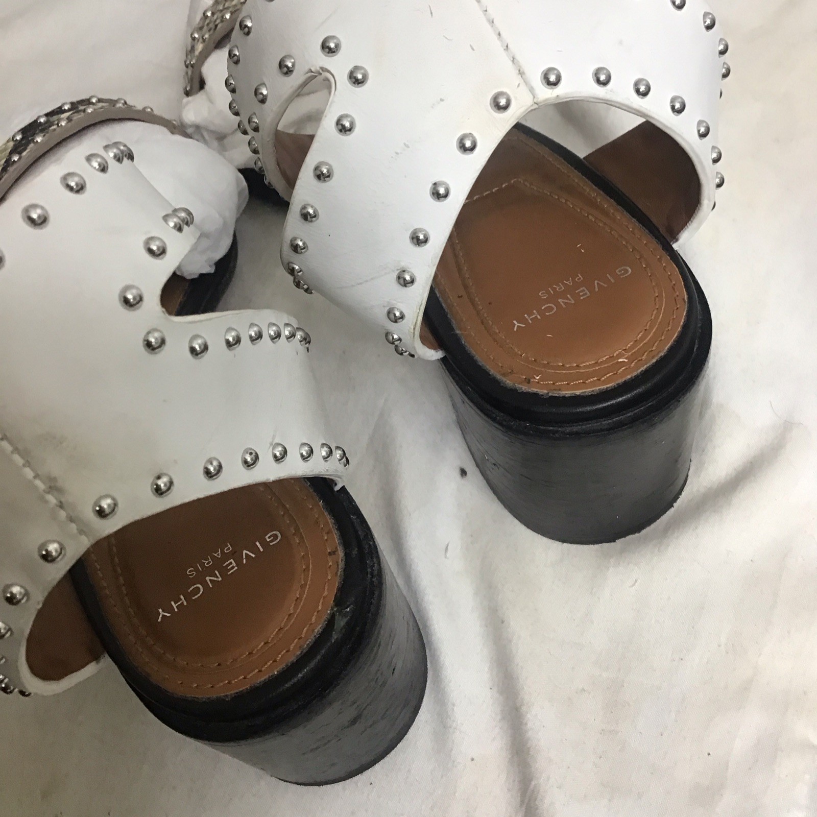 givenchy Shoe Women’s Sandals Snake Strap White Stud Ankle Strap Size 37 thumbnail 12